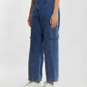 Women’s High-Waisted Wide-Leg Cargo Jeans